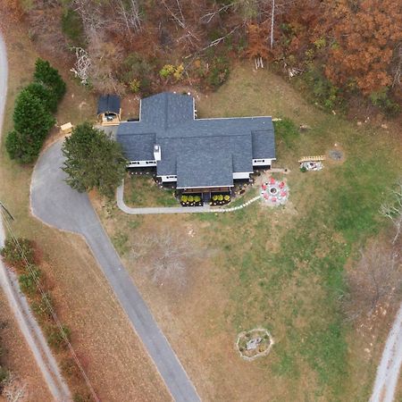 Entertainment Galore! Luxurious Property, Spectacular & Peaceful Setting, Great Location, Close To Major Attractions!! Pigeon Forge Exterior foto