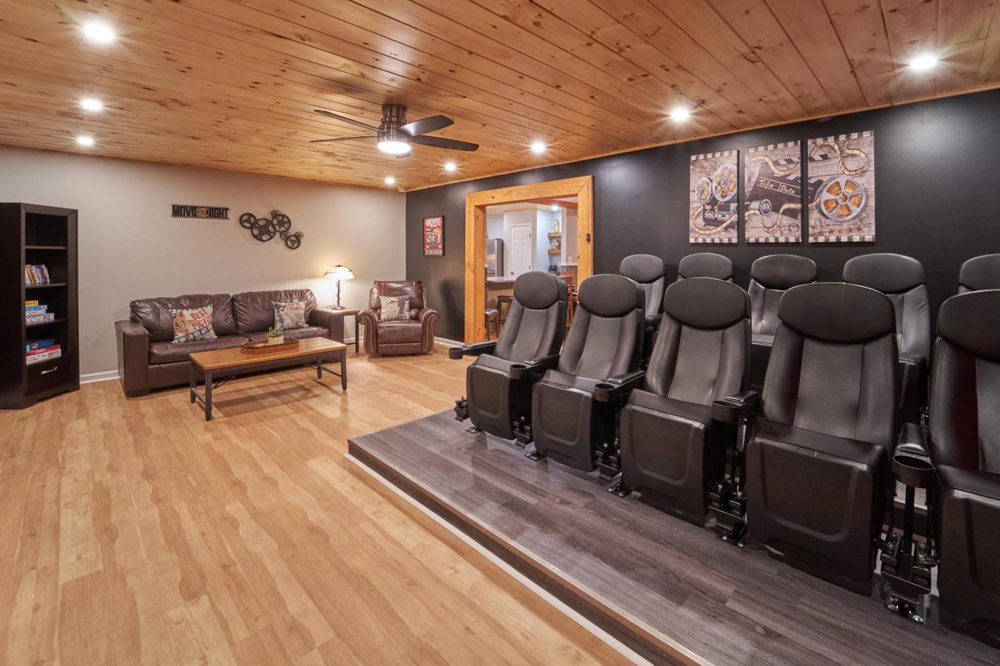 Entertainment Galore! Luxurious Property, Spectacular & Peaceful Setting, Great Location, Close To Major Attractions!! Pigeon Forge Exterior foto