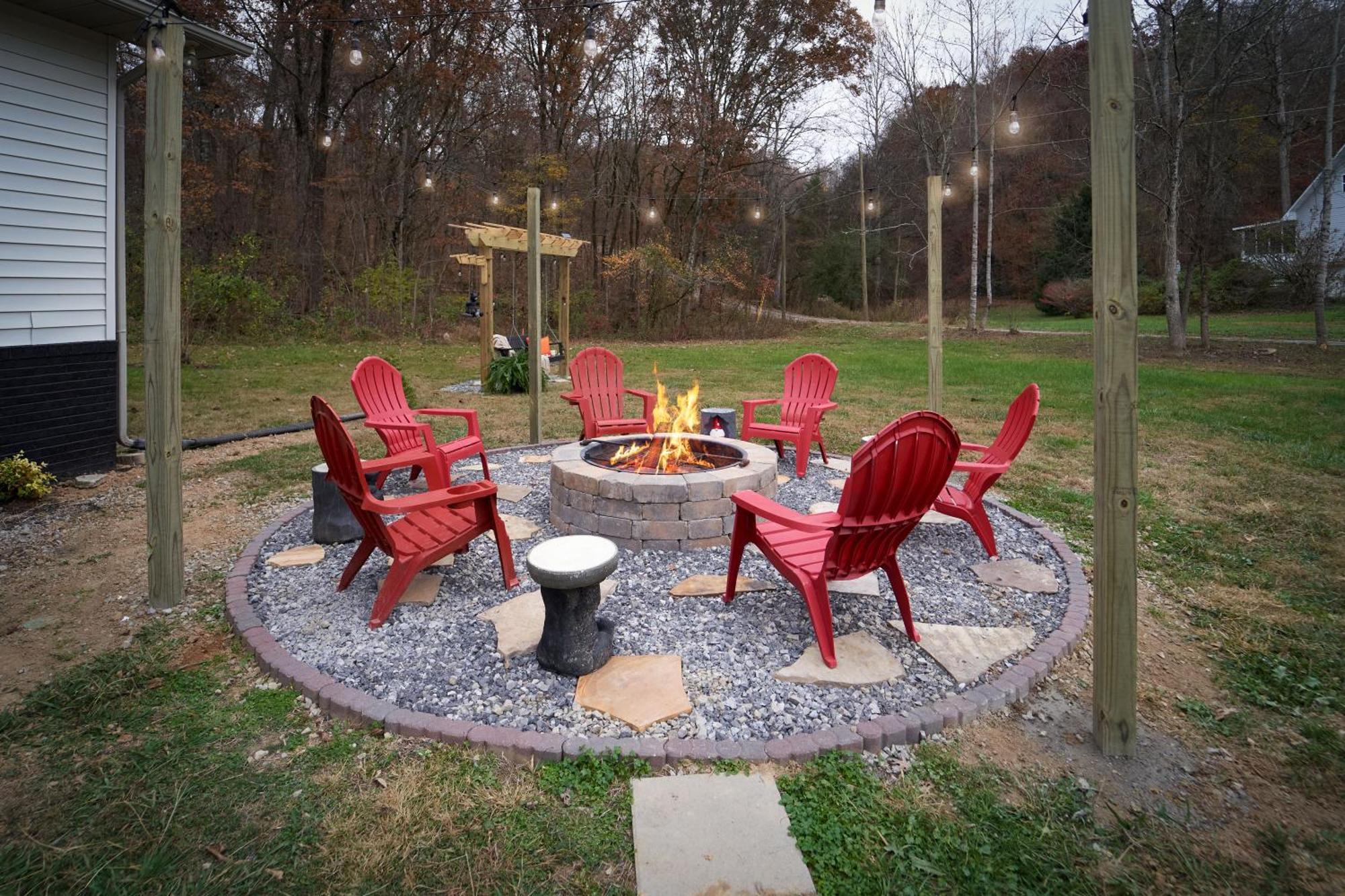 Entertainment Galore! Luxurious Property, Spectacular & Peaceful Setting, Great Location, Close To Major Attractions!! Pigeon Forge Exterior foto
