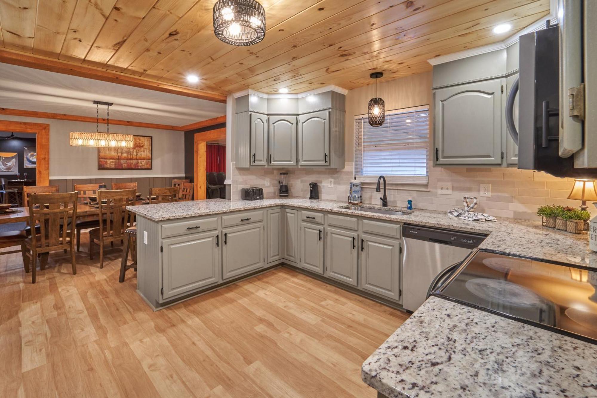Entertainment Galore! Luxurious Property, Spectacular & Peaceful Setting, Great Location, Close To Major Attractions!! Pigeon Forge Exterior foto